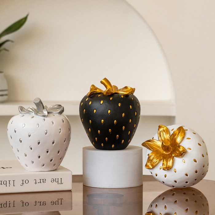 Strawberry Decor